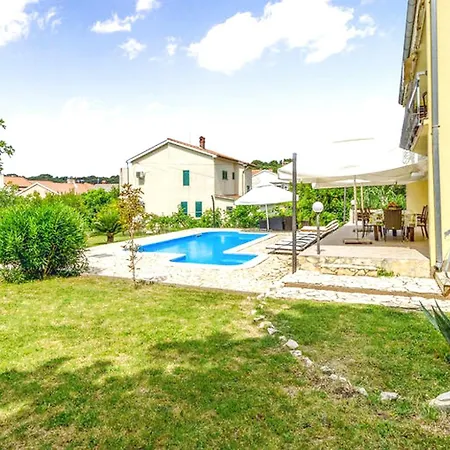 Apartment Family Pool