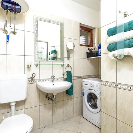 Family Pool Apartment